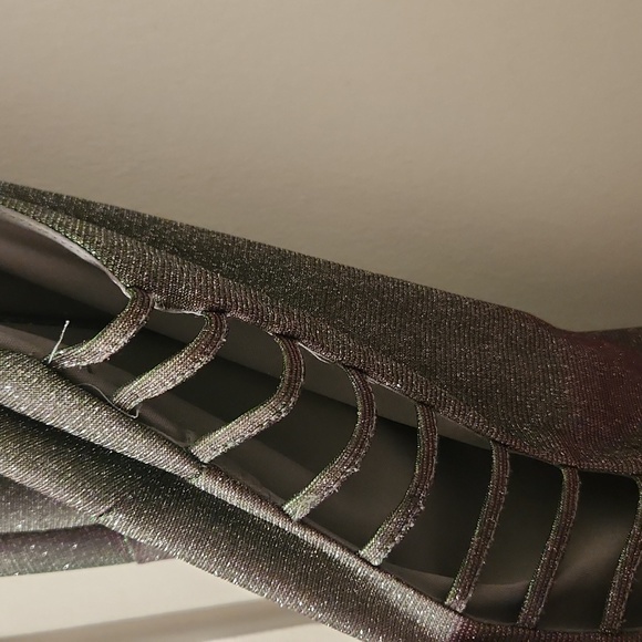 Windsor Metallic Holographic Dress size XS - Picture 4 of 9